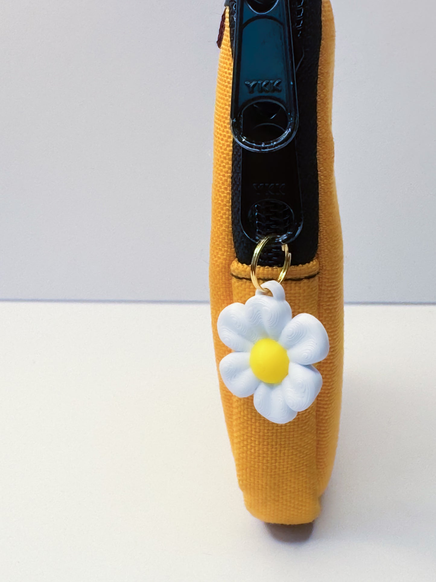 Daisy Flower Charm/ Zipper Pull