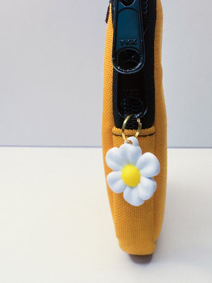 Daisy Flower Charm/ Zipper Pull