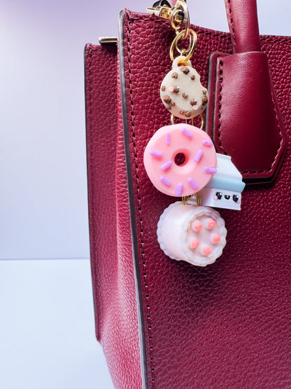 Cake- Charm/ Zipper Pull