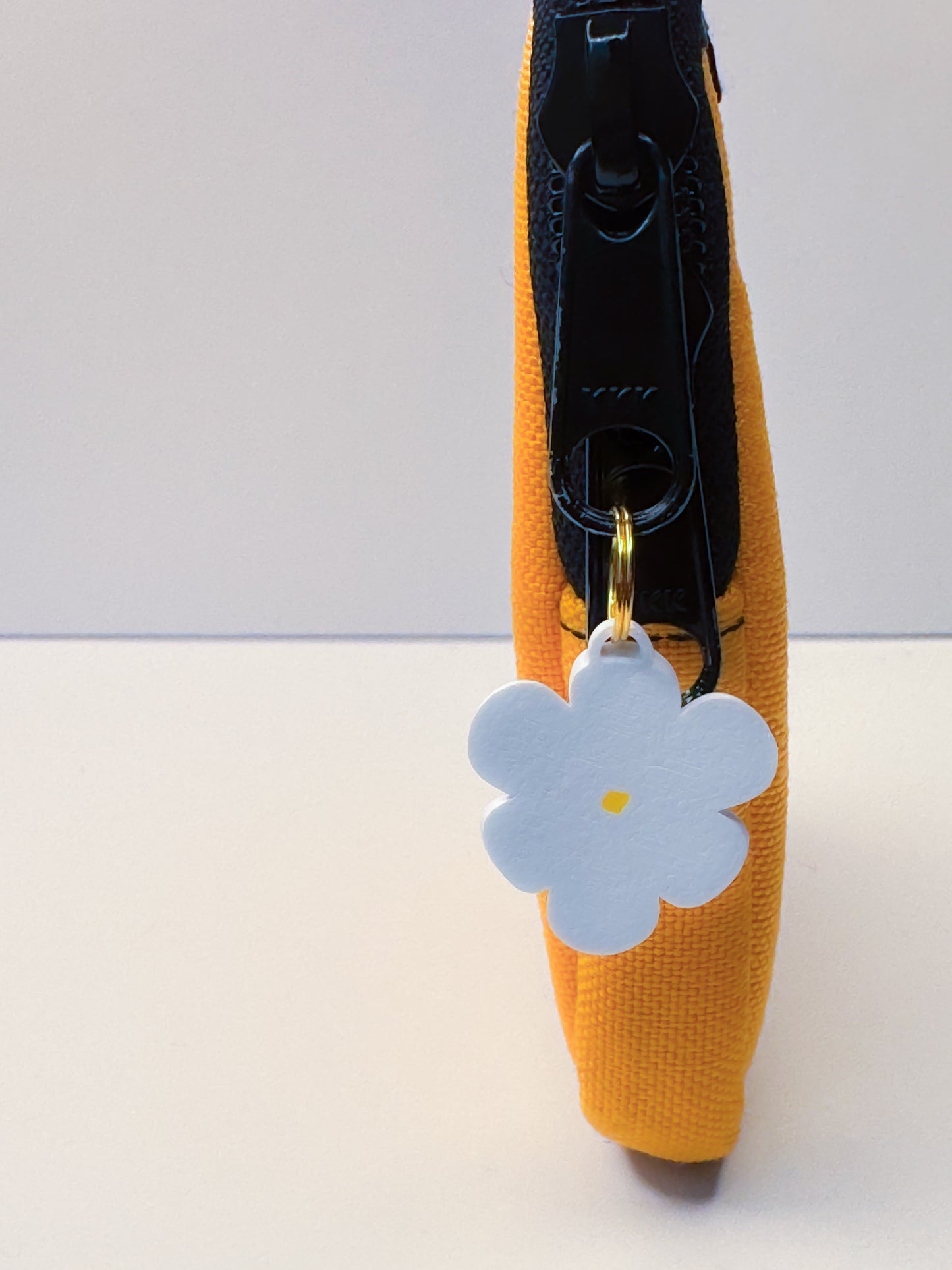 Daisy Flower Charm/ Zipper Pull