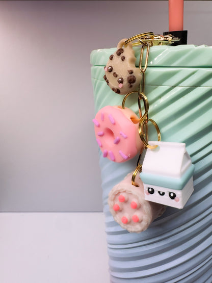 Cake- Charm/ Zipper Pull