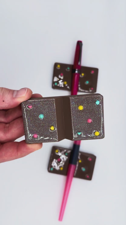 Brownie Pen Rest